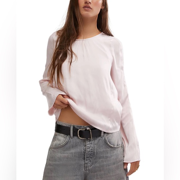 🆕 FREE PEOPLE Arabella Blouse in Blush - Picture 2 of 11